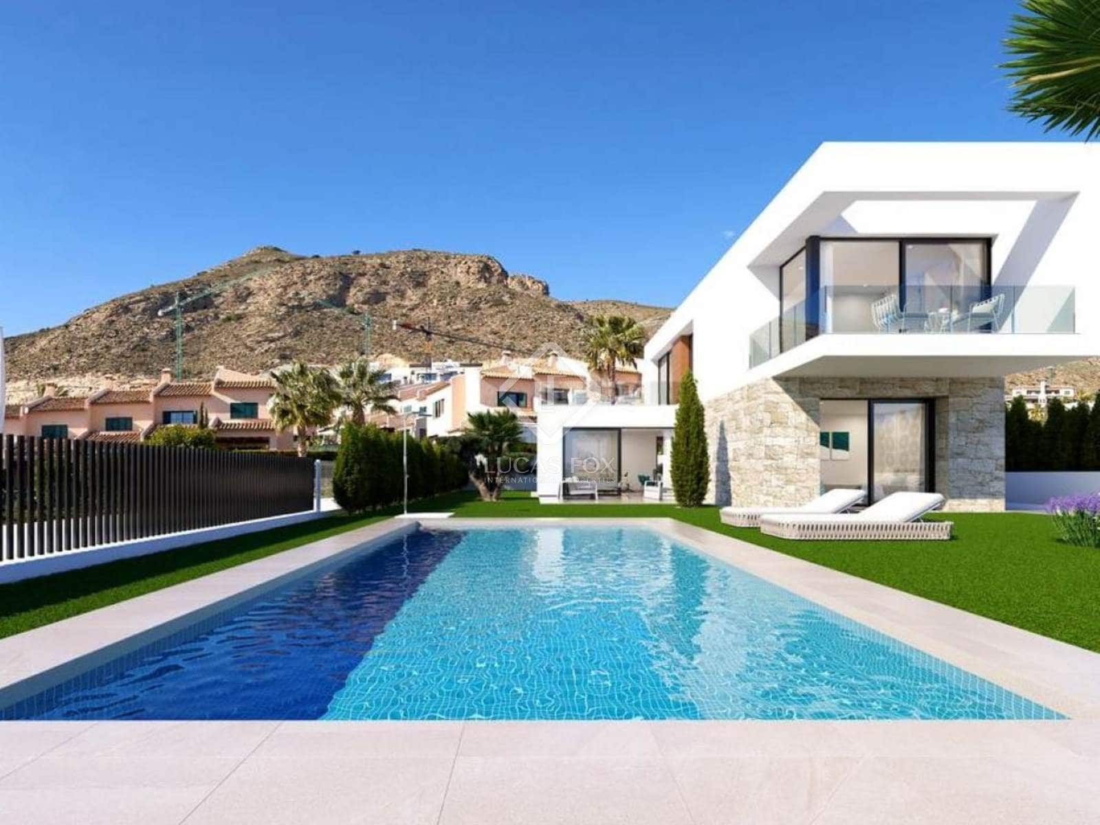 3 bedroom Villa for sale in Finestrat with pool - € 860,000 (Ref: 8583690)