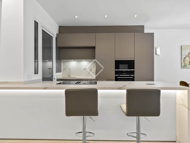 Apartamento de 3 habitaciones en Marbella en venta con piscina garaje - 820.000 € (Ref: 8586663)