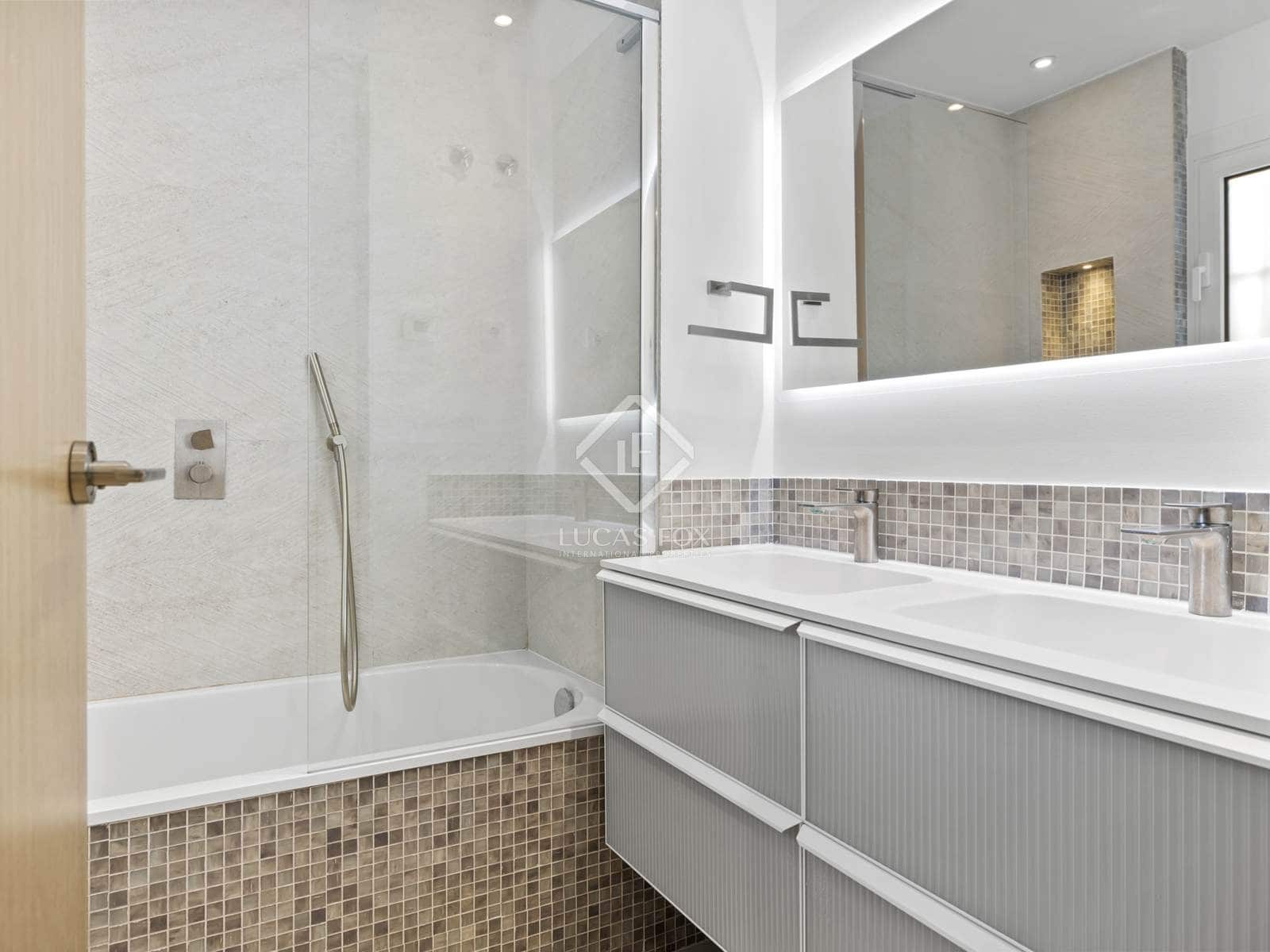 Apartamento de 3 habitaciones en Marbella en venta con piscina garaje - 820.000 € (Ref: 8586663)