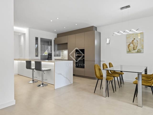 Apartamento de 3 habitaciones en Marbella en venta con piscina garaje - 820.000 € (Ref: 8586663)