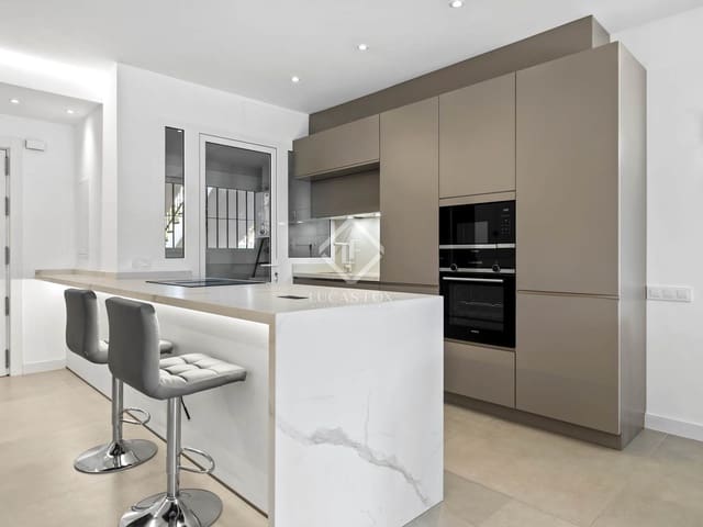 Apartamento de 3 habitaciones en Marbella en venta con piscina garaje - 820.000 € (Ref: 8586663)