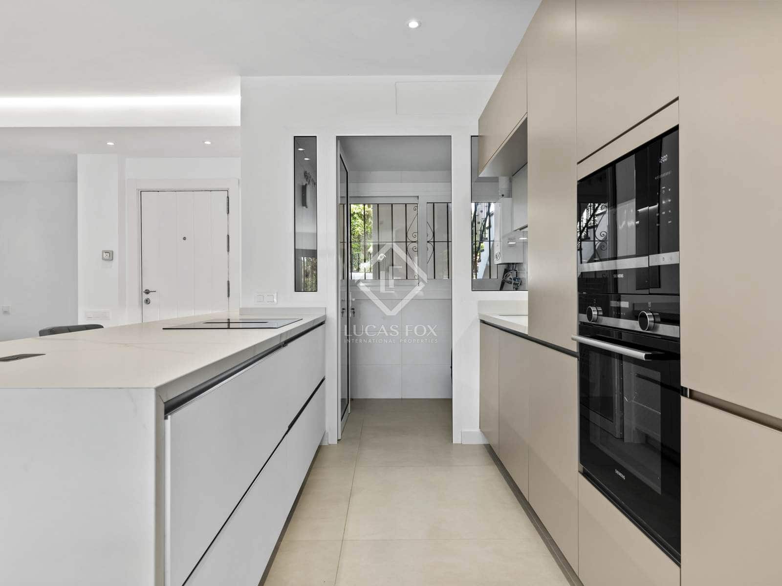 Apartamento de 3 habitaciones en Marbella en venta con piscina garaje - 820.000 € (Ref: 8586663)