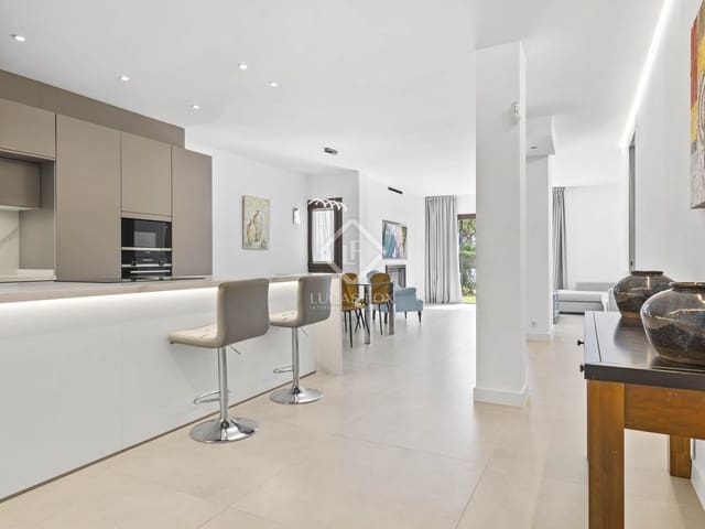 Apartamento de 3 habitaciones en Marbella en venta con piscina garaje - 820.000 € (Ref: 8586663)