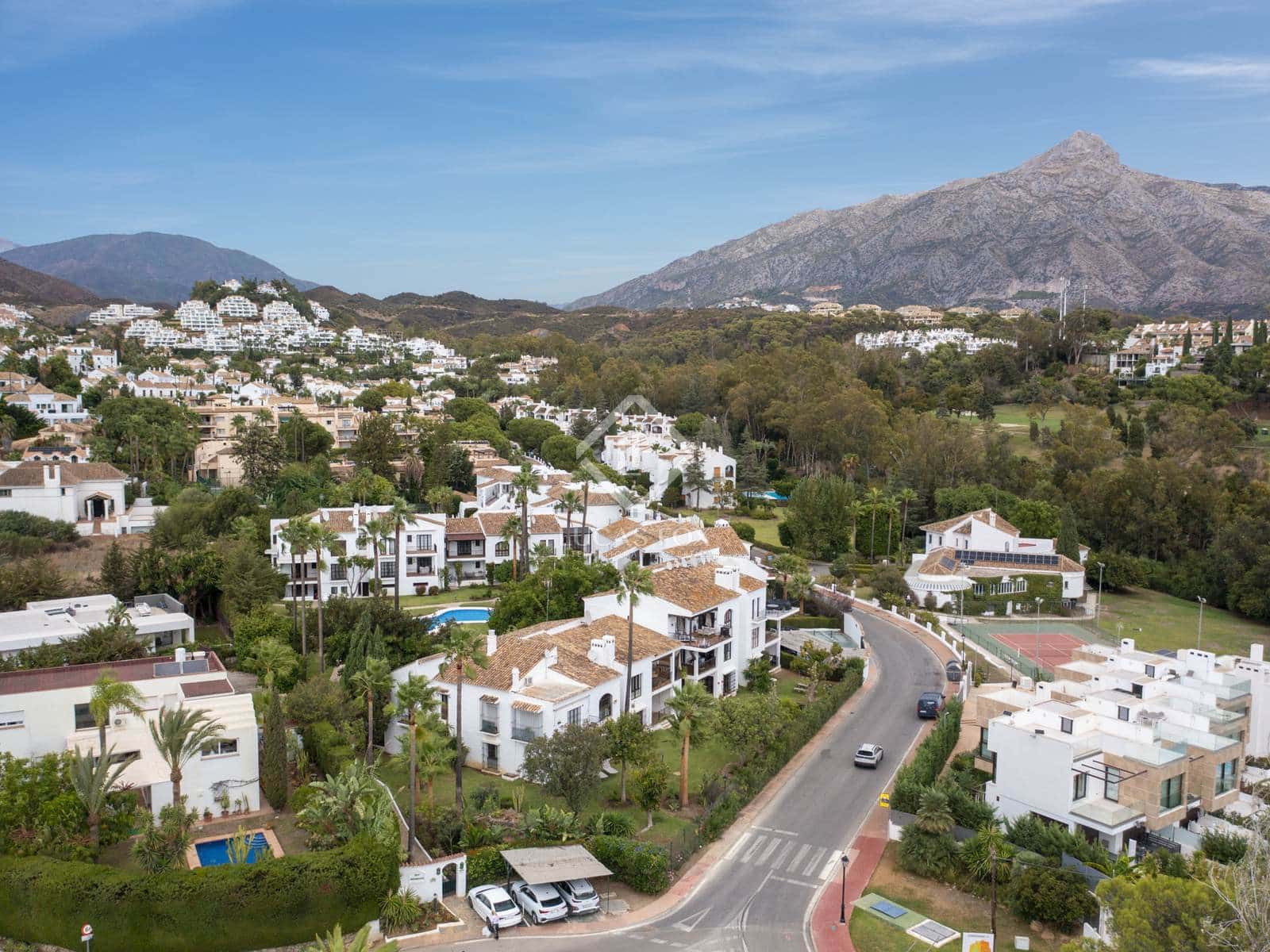 Apartamento de 3 habitaciones en Marbella en venta con piscina garaje - 820.000 € (Ref: 8586663)