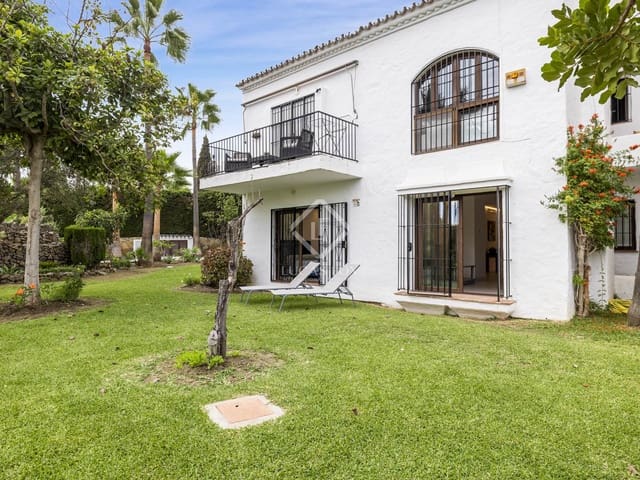 Apartamento de 3 habitaciones en Marbella en venta con piscina garaje - 820.000 € (Ref: 8586663)