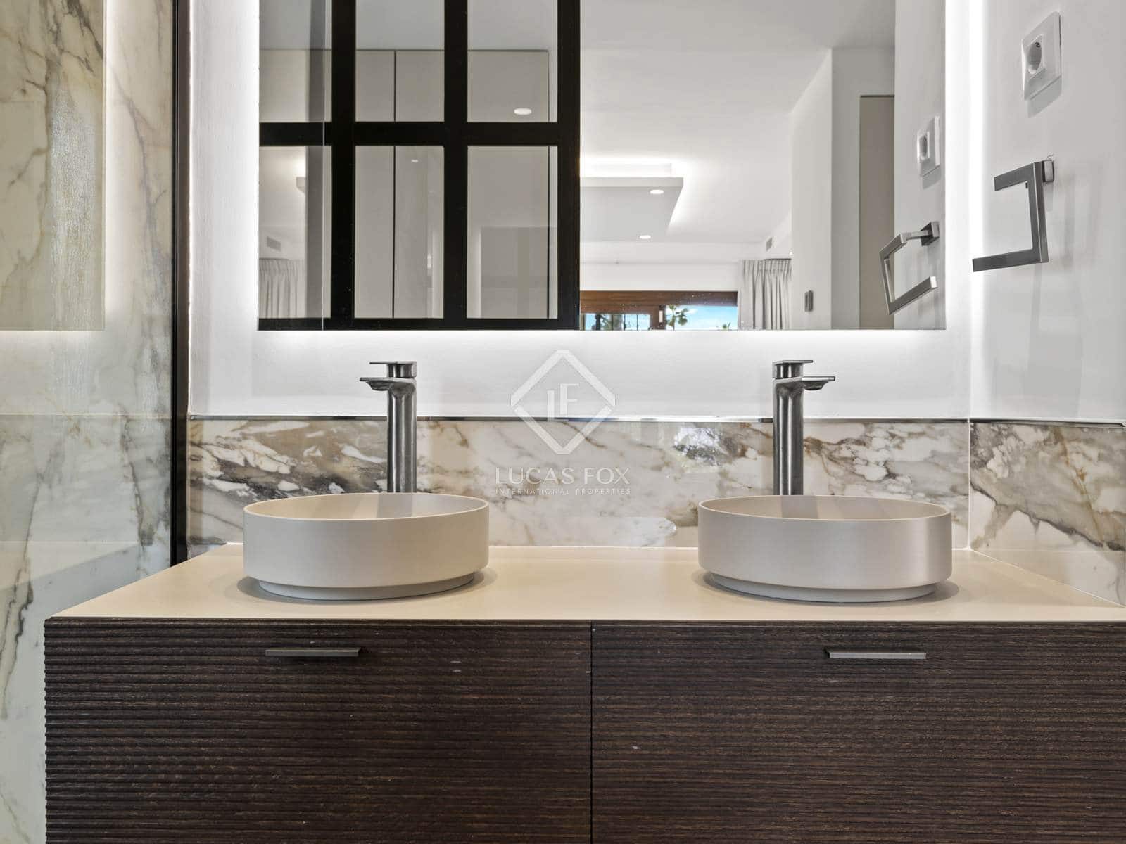 Apartamento de 3 habitaciones en Marbella en venta con piscina garaje - 820.000 € (Ref: 8586663)