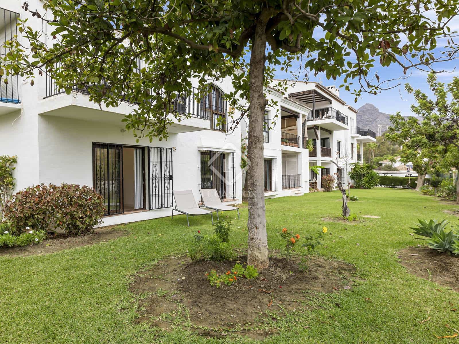 Apartamento de 3 habitaciones en Marbella en venta con piscina garaje - 820.000 € (Ref: 8586663)