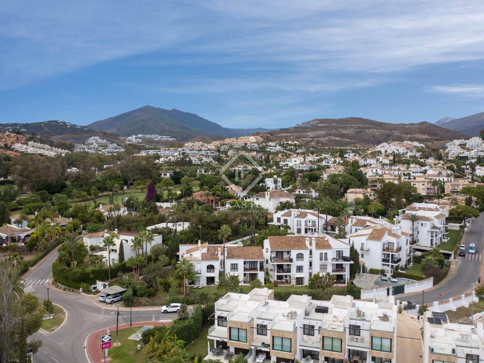 Apartamento de 3 habitaciones en Marbella en venta con piscina garaje - 820.000 € (Ref: 8586663)