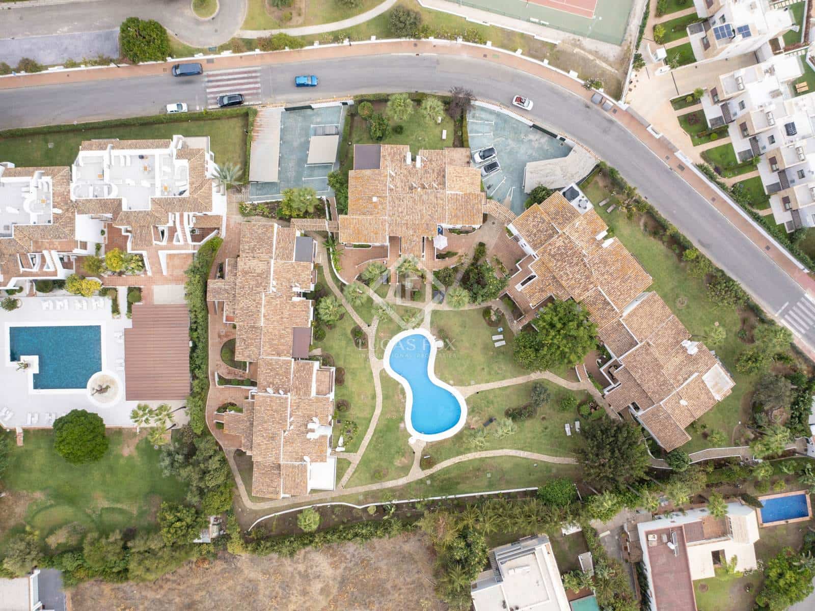 Apartamento de 3 habitaciones en Marbella en venta con piscina garaje - 820.000 € (Ref: 8586663)