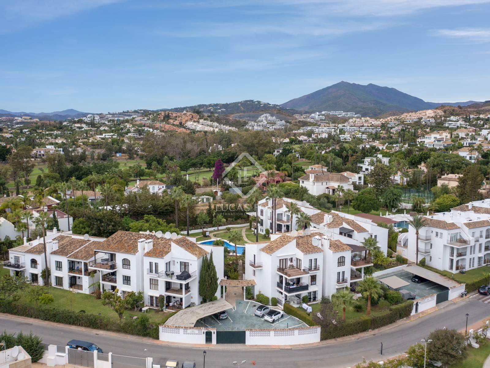 Apartamento de 3 habitaciones en Marbella en venta con piscina garaje - 820.000 € (Ref: 8586663)