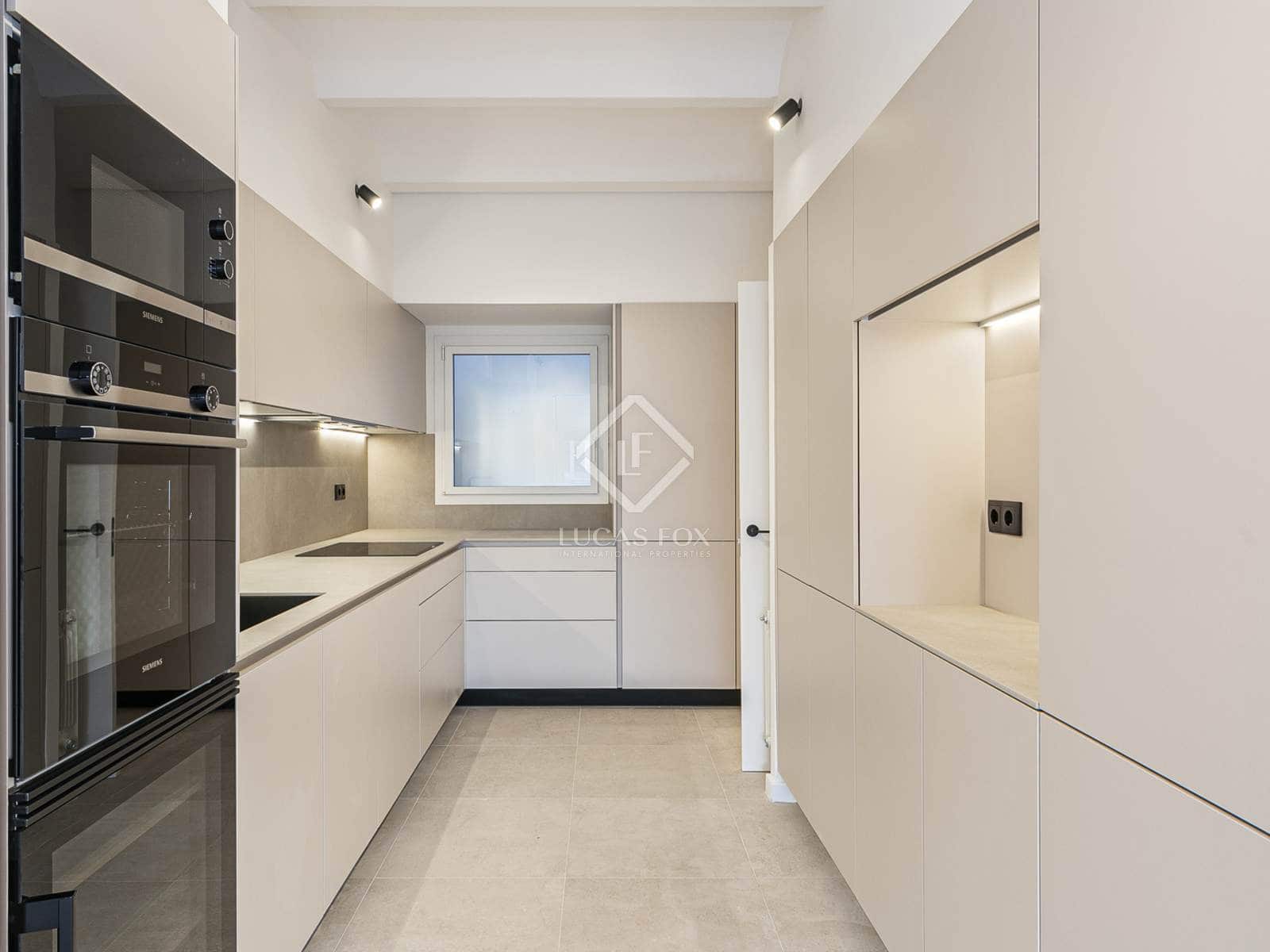 3 slaapkamer Appartement te koop in Barcelona stad - € 1.250.000 (Ref: 8589770)