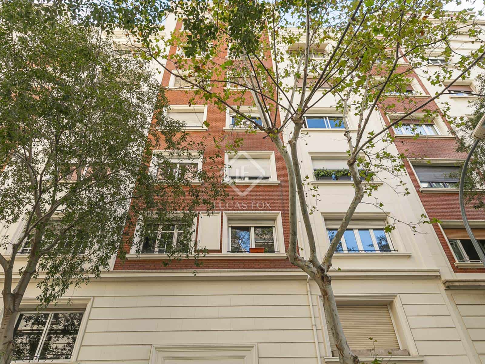 3 slaapkamer Appartement te koop in Barcelona stad - € 1.250.000 (Ref: 8589770)