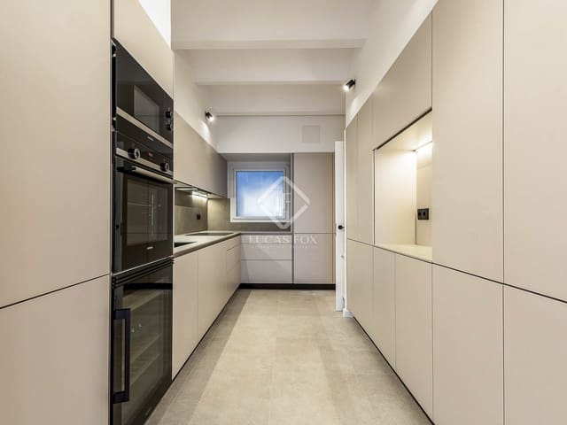 3 slaapkamer Appartement te koop in Barcelona stad - € 1.250.000 (Ref: 8589770)