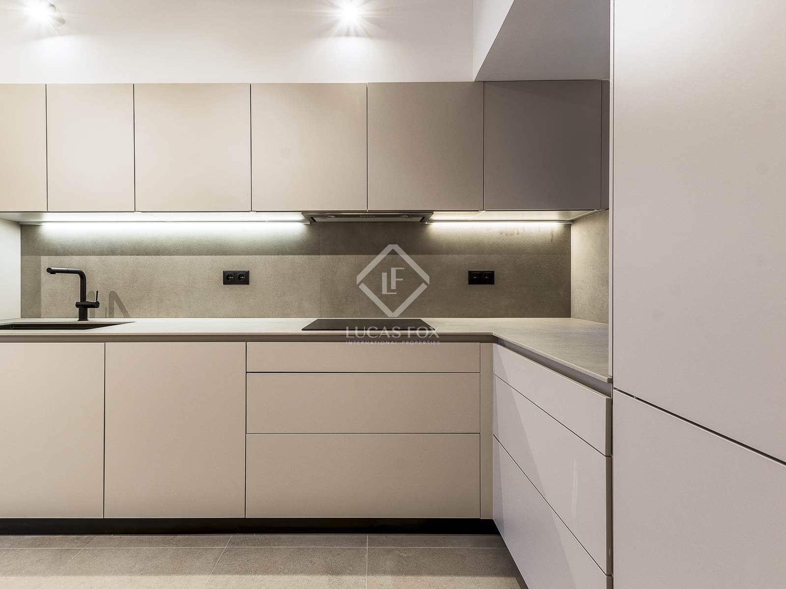 3 slaapkamer Appartement te koop in Barcelona stad - € 1.250.000 (Ref: 8589770)