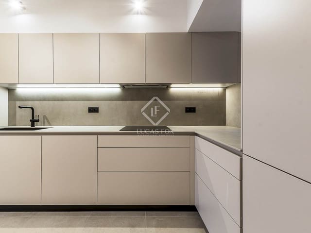 3 slaapkamer Appartement te koop in Barcelona stad - € 1.250.000 (Ref: 8589770)