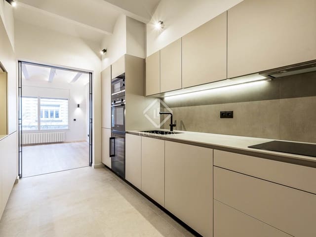 3 slaapkamer Appartement te koop in Barcelona stad - € 1.250.000 (Ref: 8589770)
