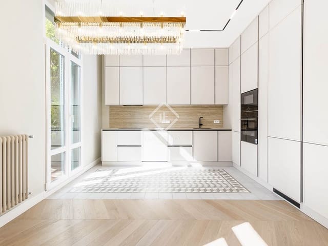 3 slaapkamer Appartement te koop in Barcelona stad - € 1.225.000 (Ref: 8590065)