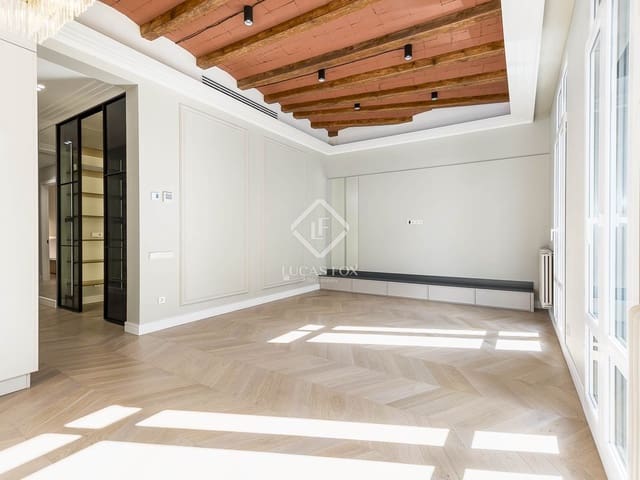 3 slaapkamer Appartement te koop in Barcelona stad - € 1.225.000 (Ref: 8590065)