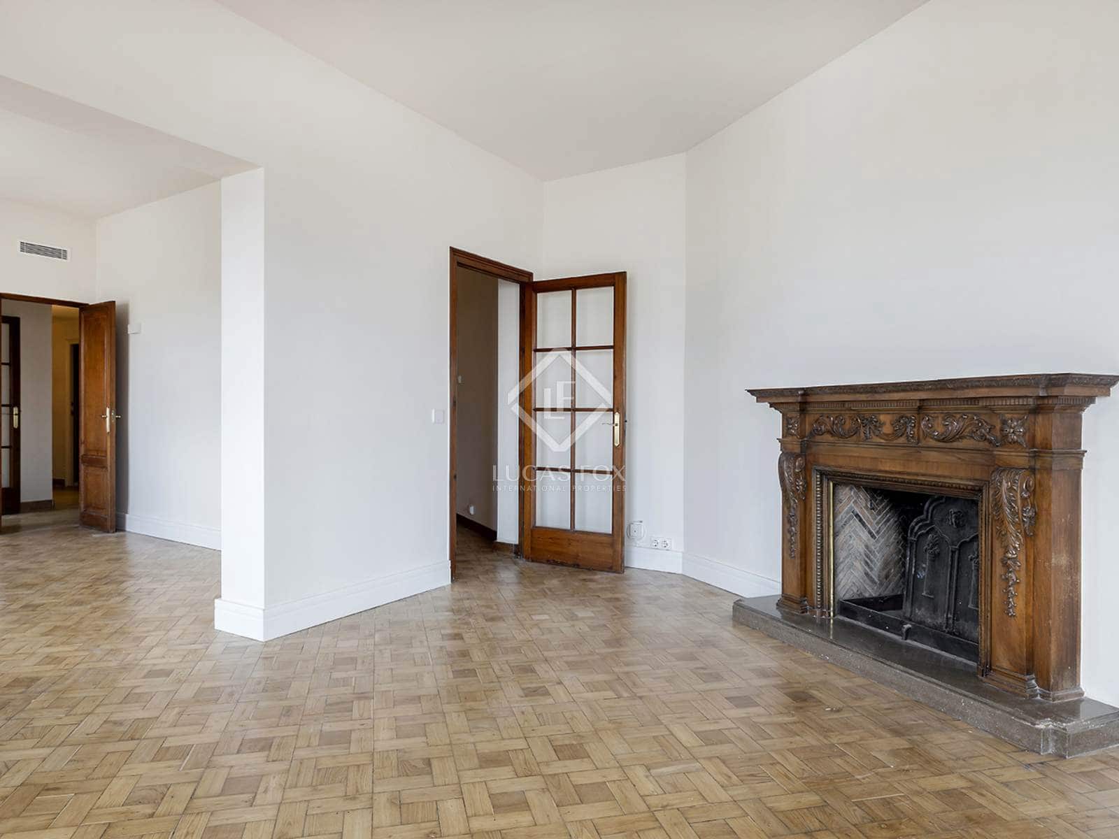 4 slaapkamer Appartement te huur in Barcelona stad - € 3.900 (Ref: 8592576)