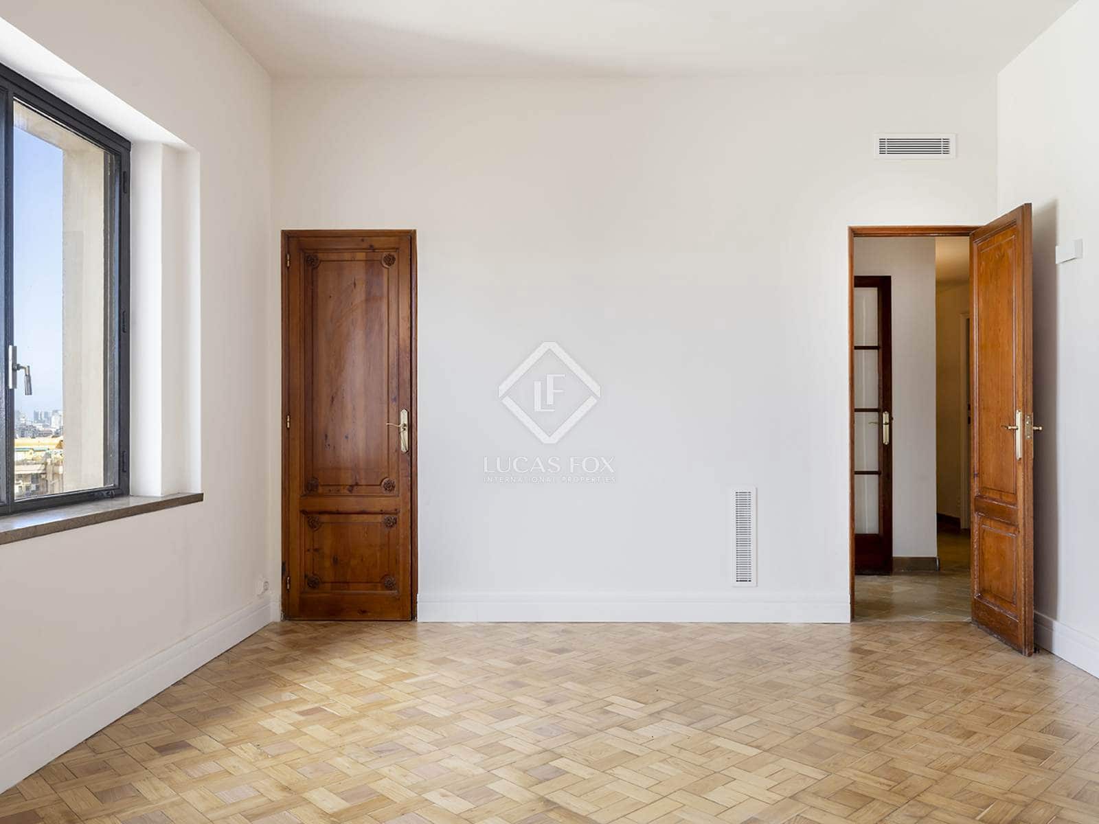 4 slaapkamer Appartement te huur in Barcelona stad - € 3.900 (Ref: 8592576)