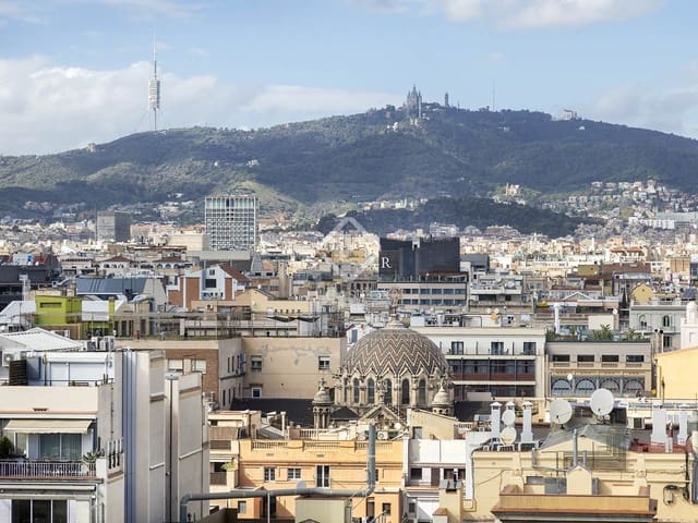 4 quarto Apartamento para arrendar em Barcelona cidade - 3 900 € (Ref: 8592576)