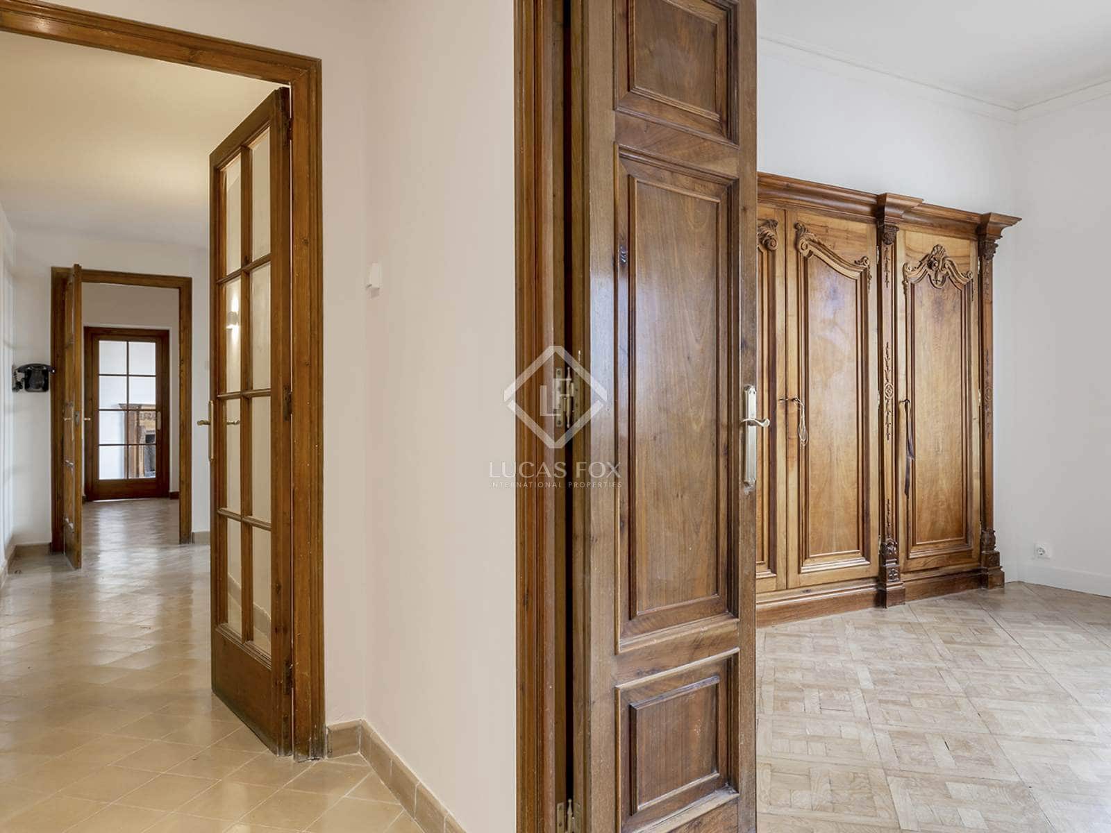 4 slaapkamer Appartement te huur in Barcelona stad - € 3.900 (Ref: 8592576)