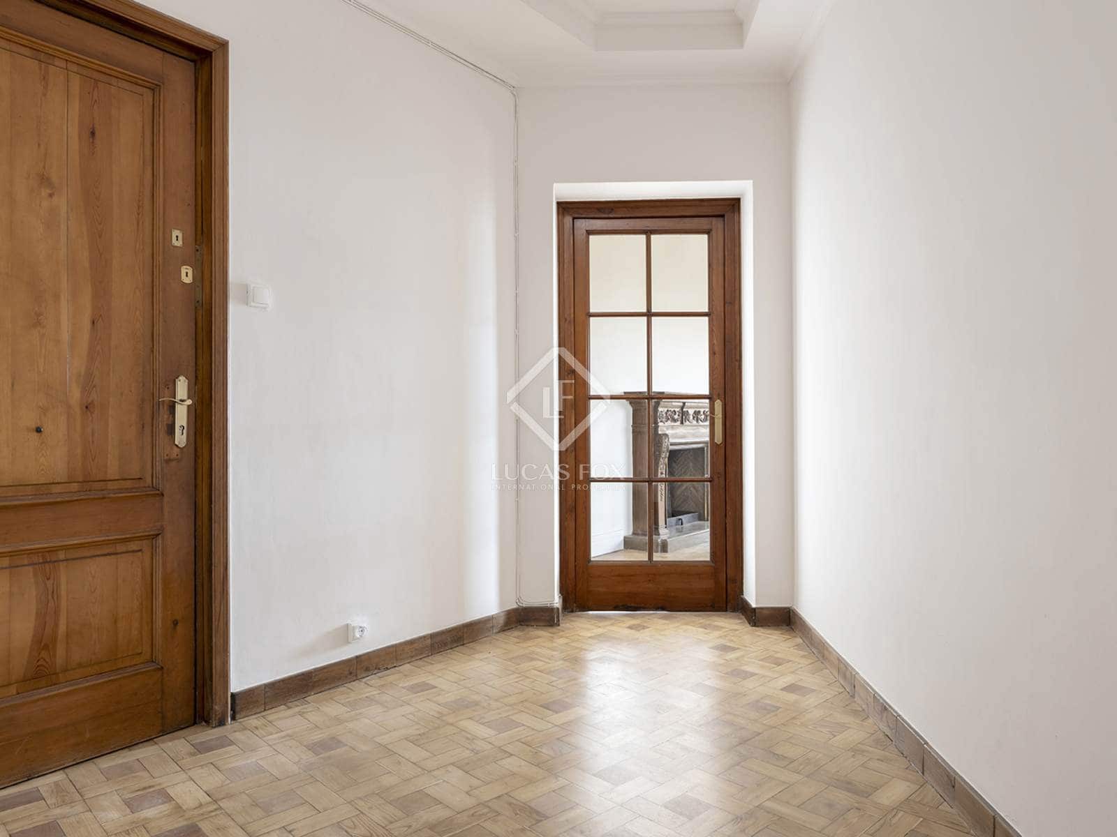 4 slaapkamer Appartement te huur in Barcelona stad - € 3.900 (Ref: 8592576)