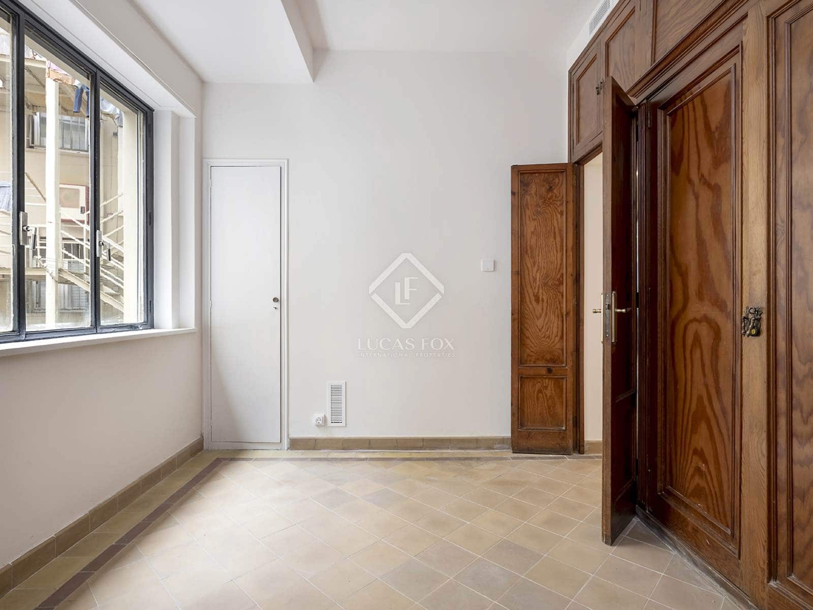 4 slaapkamer Appartement te huur in Barcelona stad - € 3.900 (Ref: 8592576)