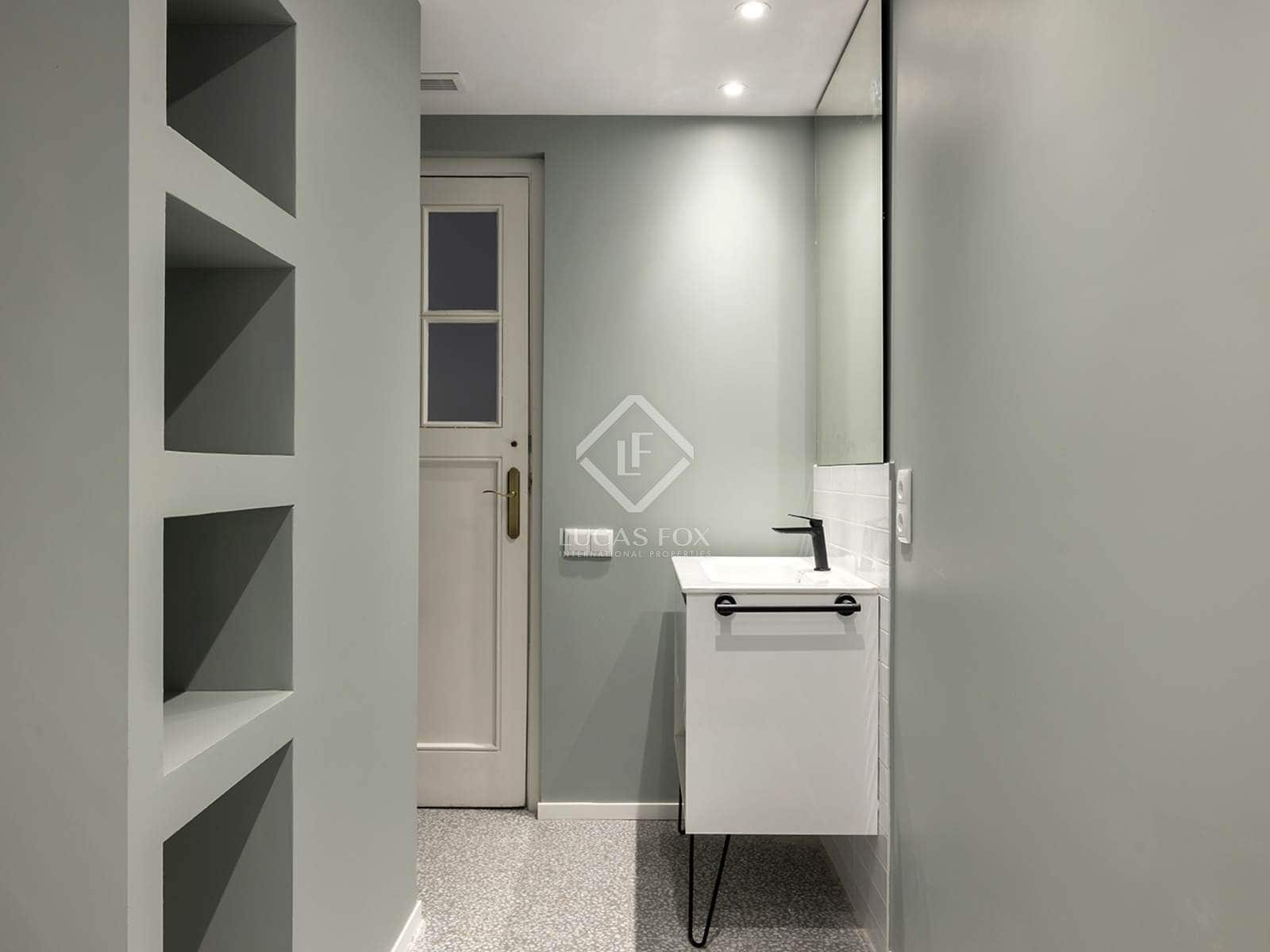 4 slaapkamer Appartement te huur in Barcelona stad - € 3.900 (Ref: 8592576)