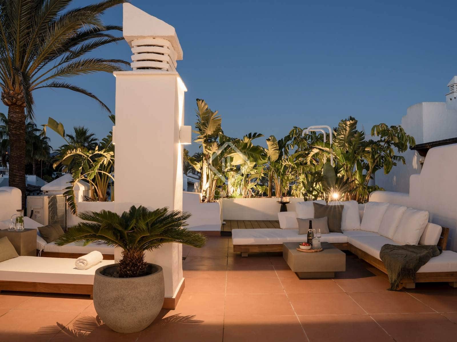 2 Zimmer Penthouse zu verkaufen in Estepona mit Garage - 1.899.000 € (Ref: 8592578)