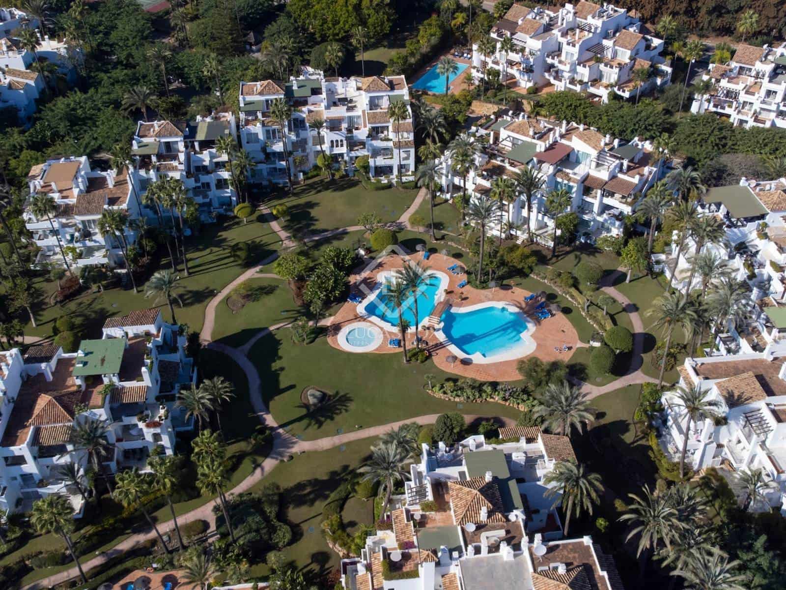 2 Zimmer Penthouse zu verkaufen in Estepona mit Garage - 1.899.000 € (Ref: 8592578)