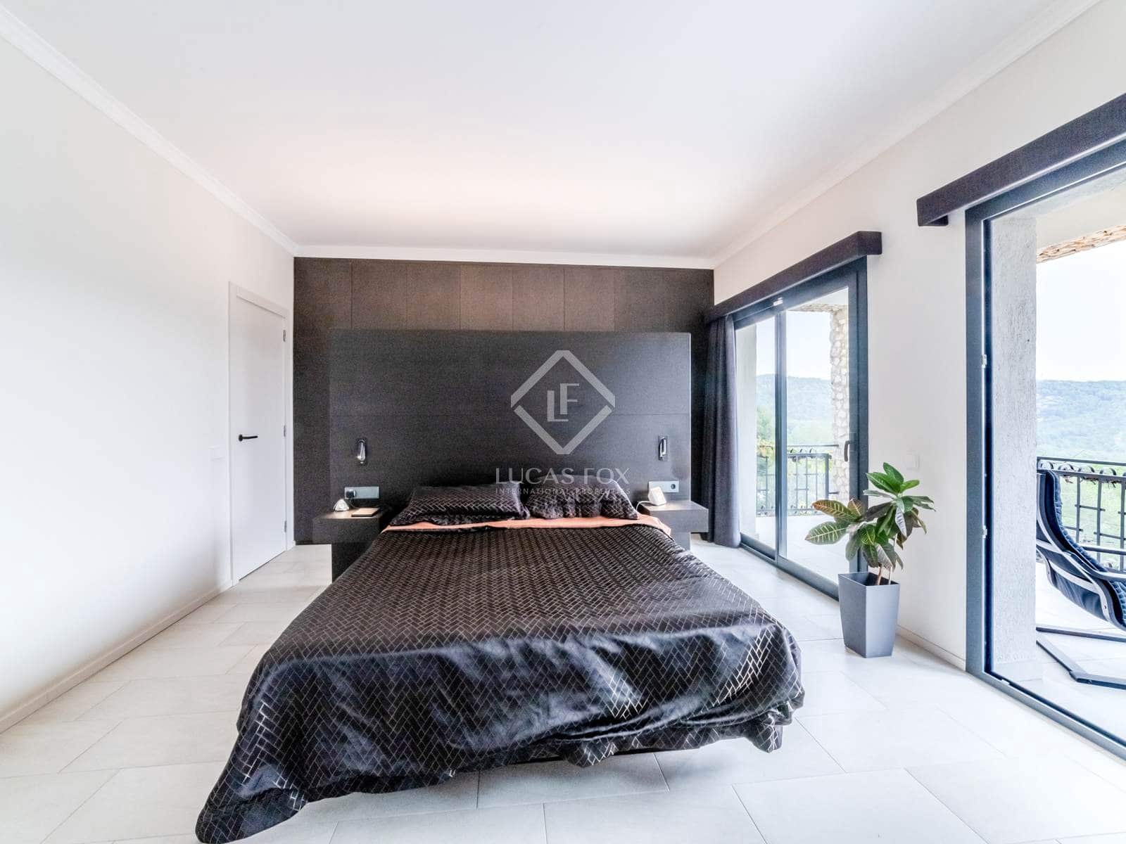 4 bedroom Villa for sale in Olivella - € 549,000 (Ref: 8594239)