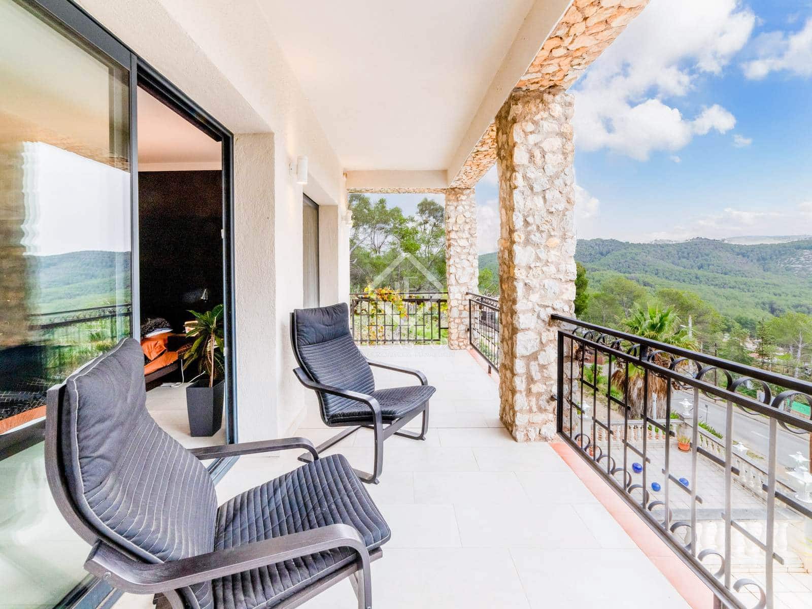 4 bedroom Villa for sale in Olivella - € 549,000 (Ref: 8594239)