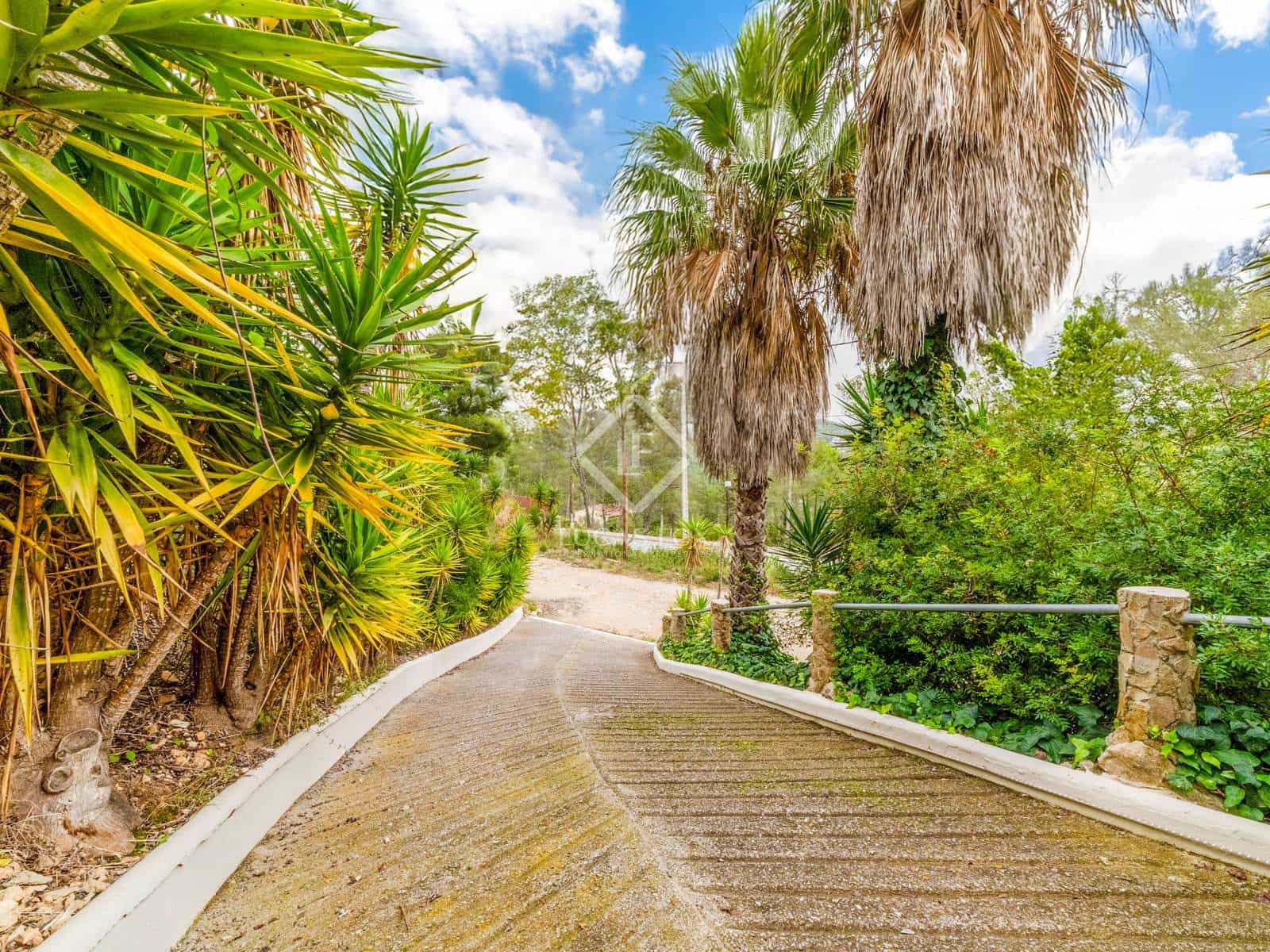 4 bedroom Villa for sale in Olivella - € 549,000 (Ref: 8594239)