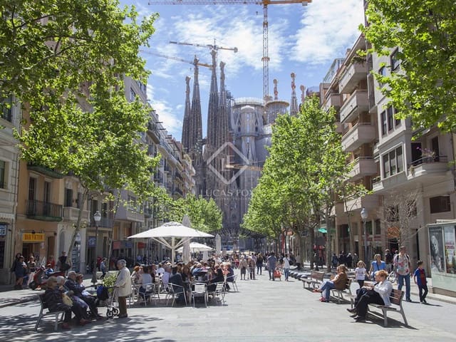 3 soveværelse Lejlighed til salg i Barcelona by med swimmingpool - € 750.000 (Ref: 8600797)