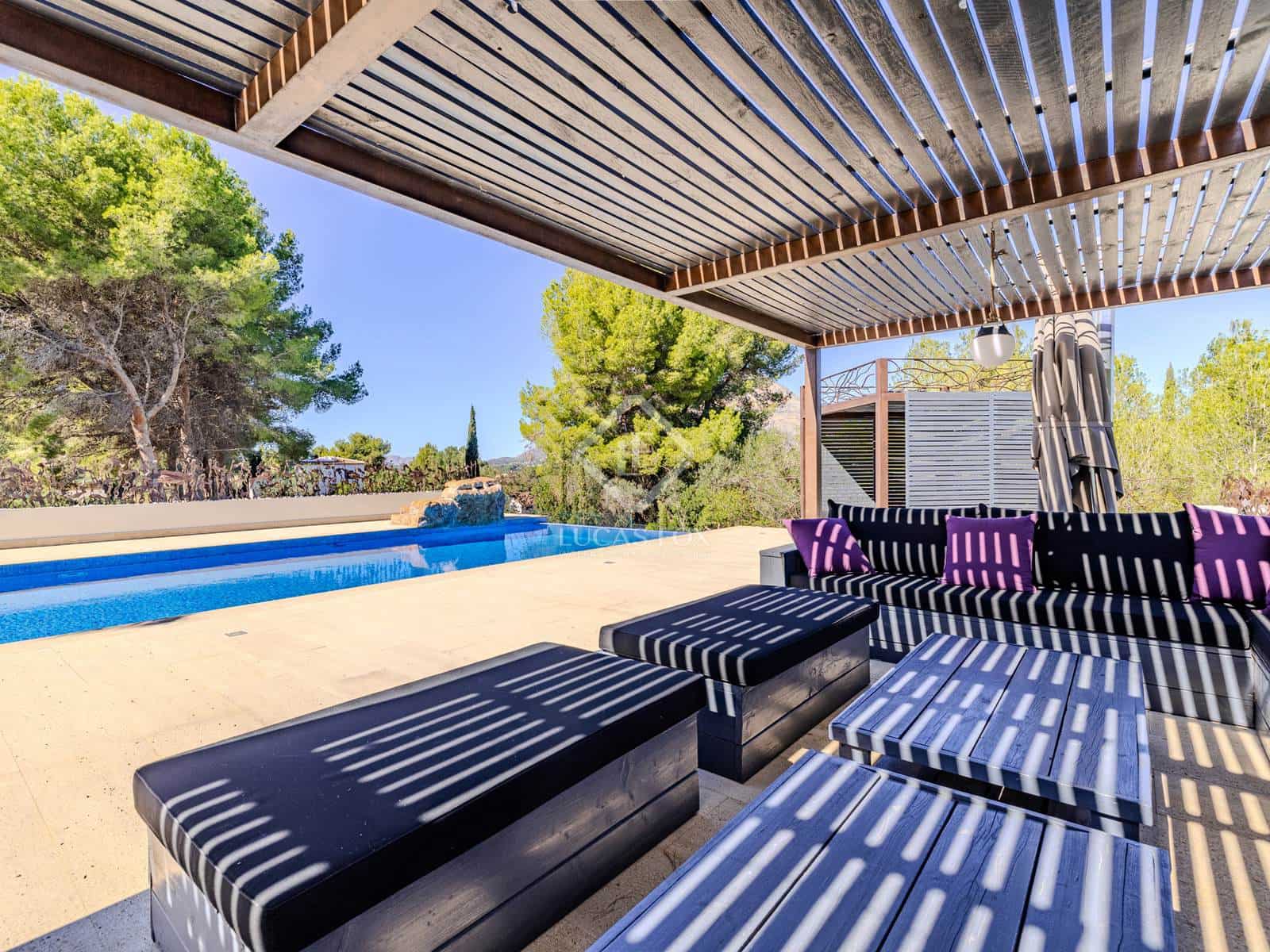 4 bedroom Villa for sale in Javea / Xabia with pool garage - € 1,729,000 (Ref: 8605782)