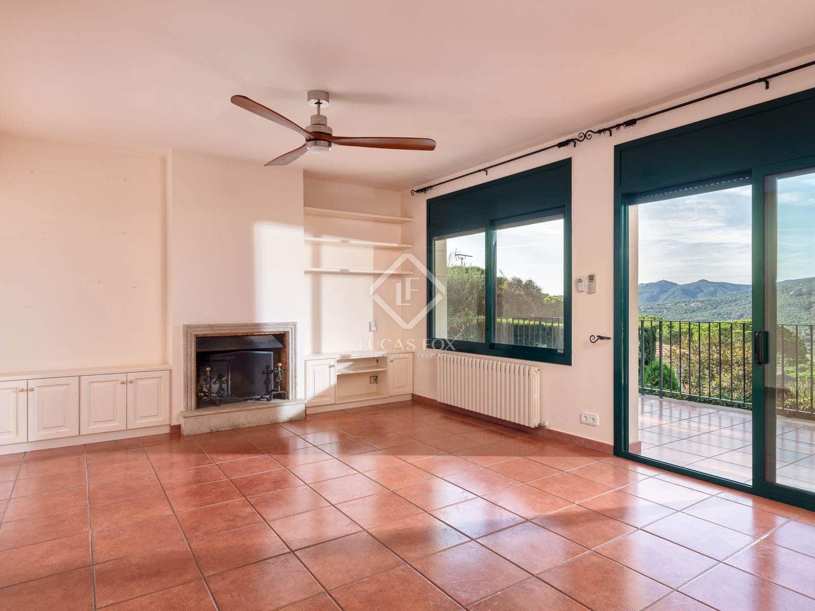 4 bedroom Villa for sale in Santa Cristina d'Aro with pool garage - € 595,000 (Ref: 8607832)