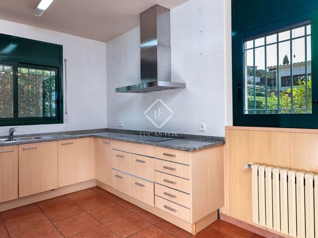 4 sypialnia Willa na sprzedaż w Santa Cristina d'Aro z basenem garażem - 595 000 € (Ref: 8607832)