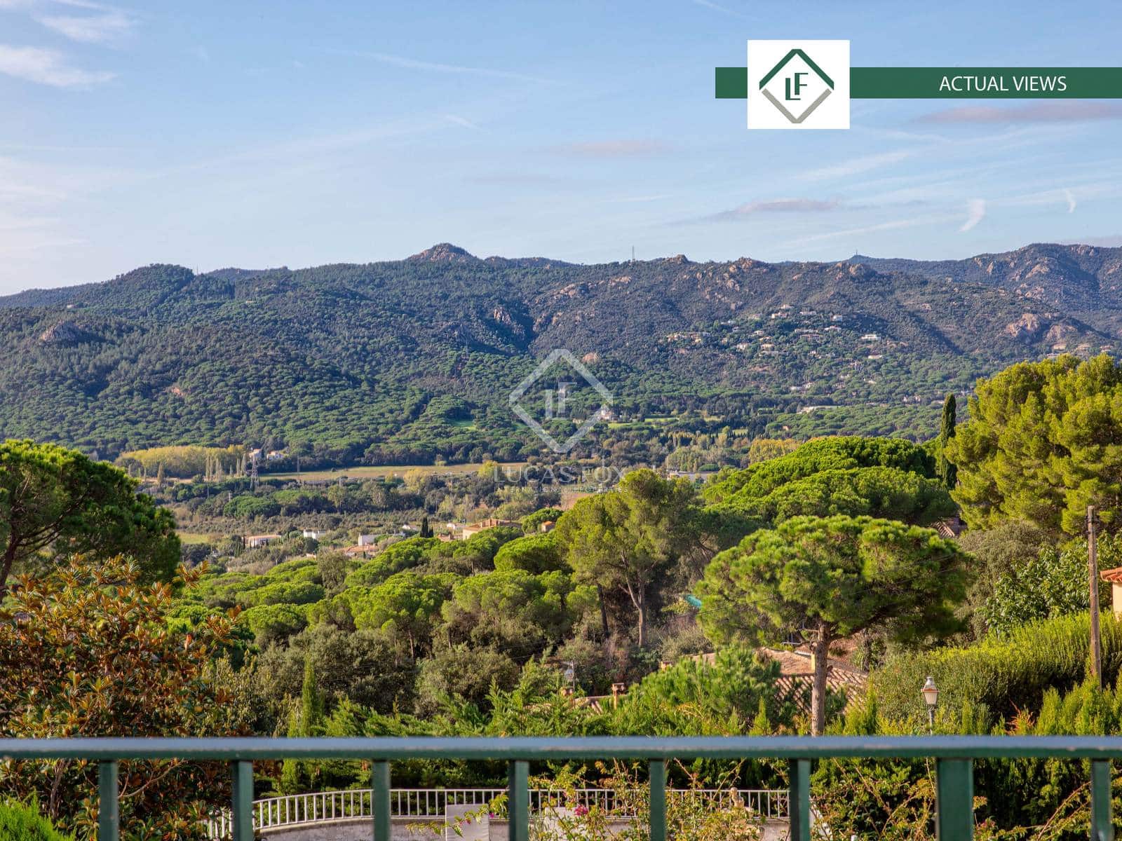 4 bedroom Villa for sale in Santa Cristina d'Aro with pool garage - € 595,000 (Ref: 8607832)