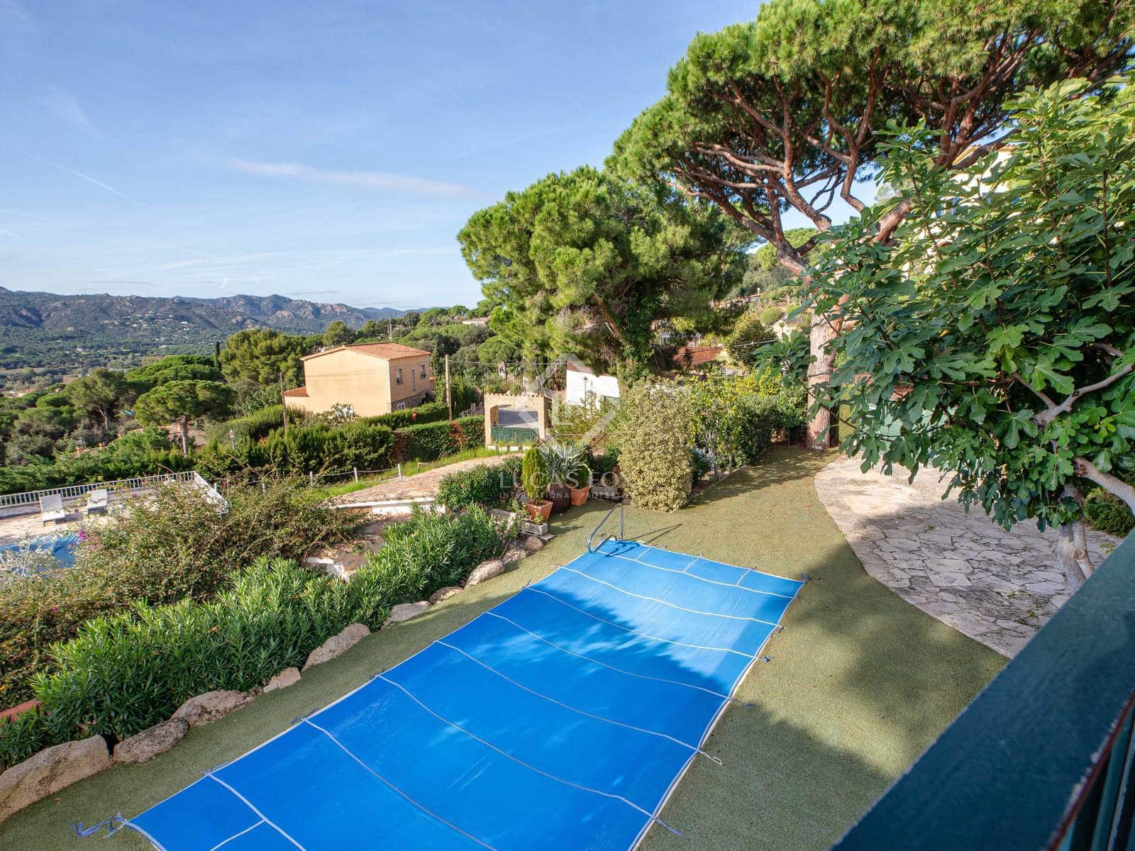 4 bedroom Villa for sale in Santa Cristina d'Aro with pool garage - € 595,000 (Ref: 8607832)