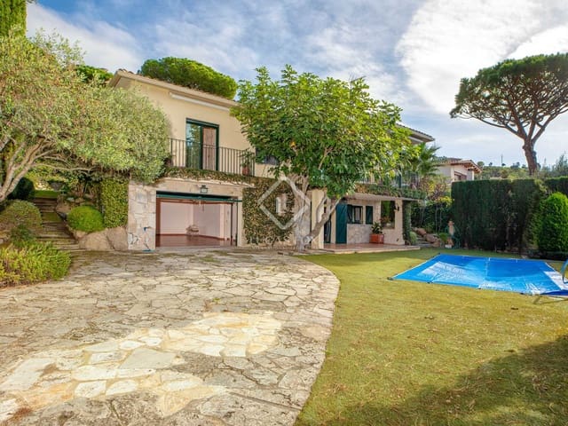 4 sypialnia Willa na sprzedaż w Santa Cristina d'Aro z basenem garażem - 595 000 € (Ref: 8607832)