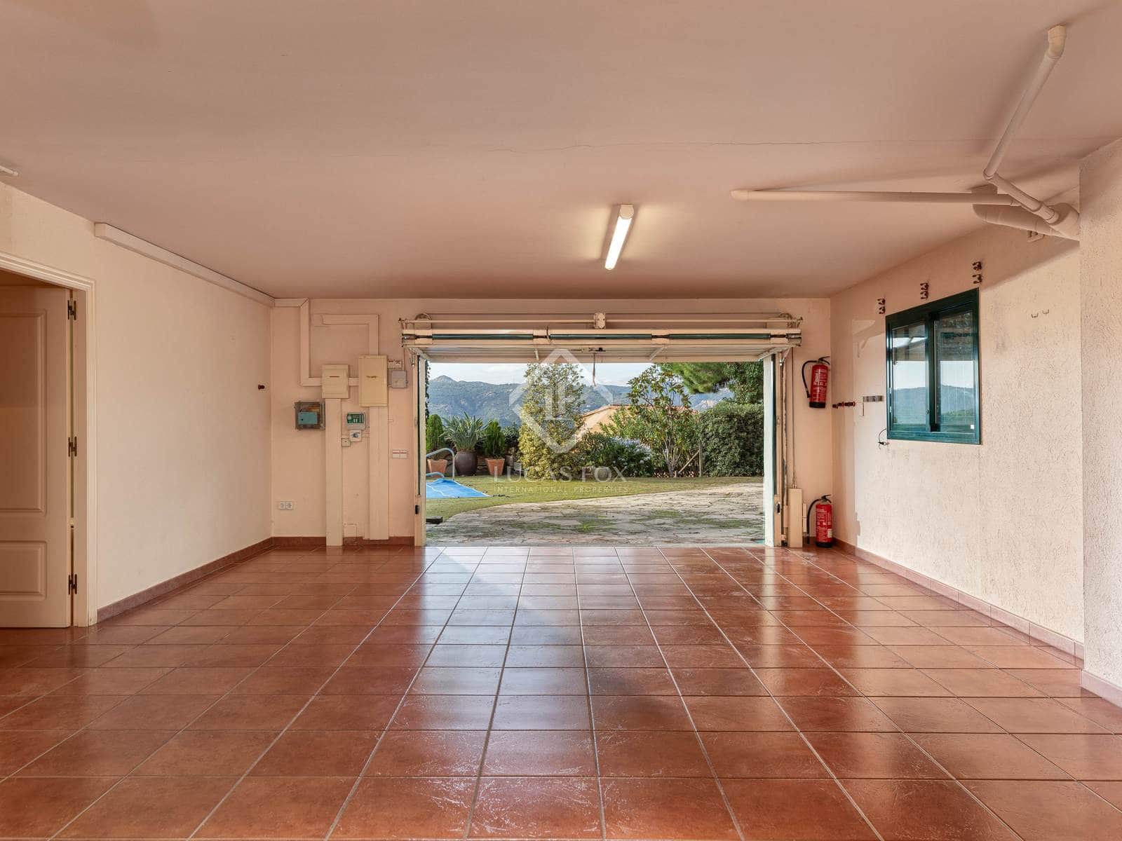 4 bedroom Villa for sale in Santa Cristina d'Aro with pool garage - € 595,000 (Ref: 8607832)