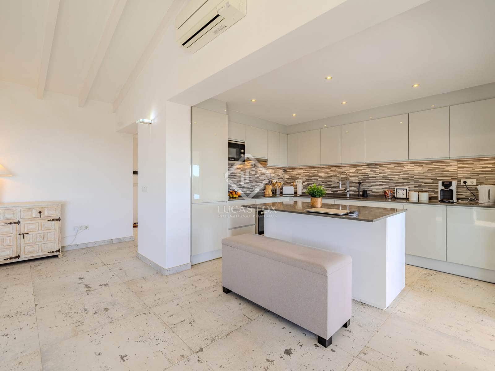 4 bedroom Villa for sale in Javea / Xabia with pool garage - € 1,195,000 (Ref: 8609152)