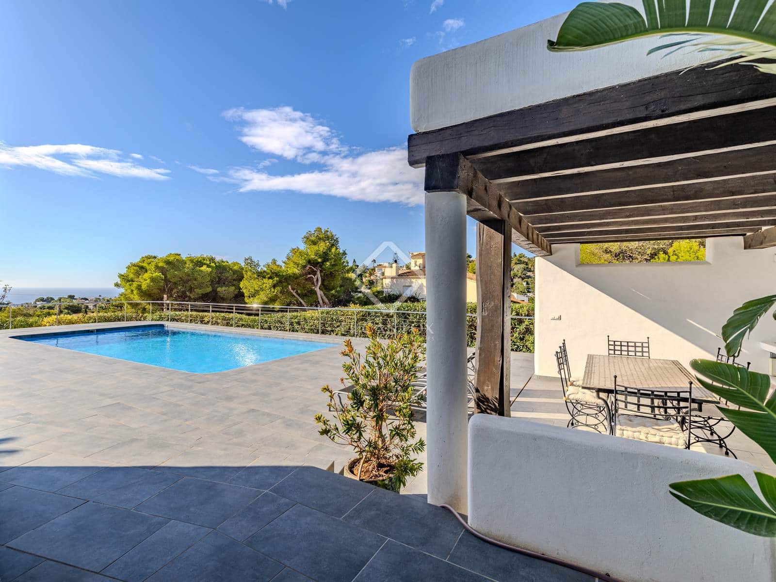 4 bedroom Villa for sale in Javea / Xabia with pool garage - € 1,195,000 (Ref: 8609152)