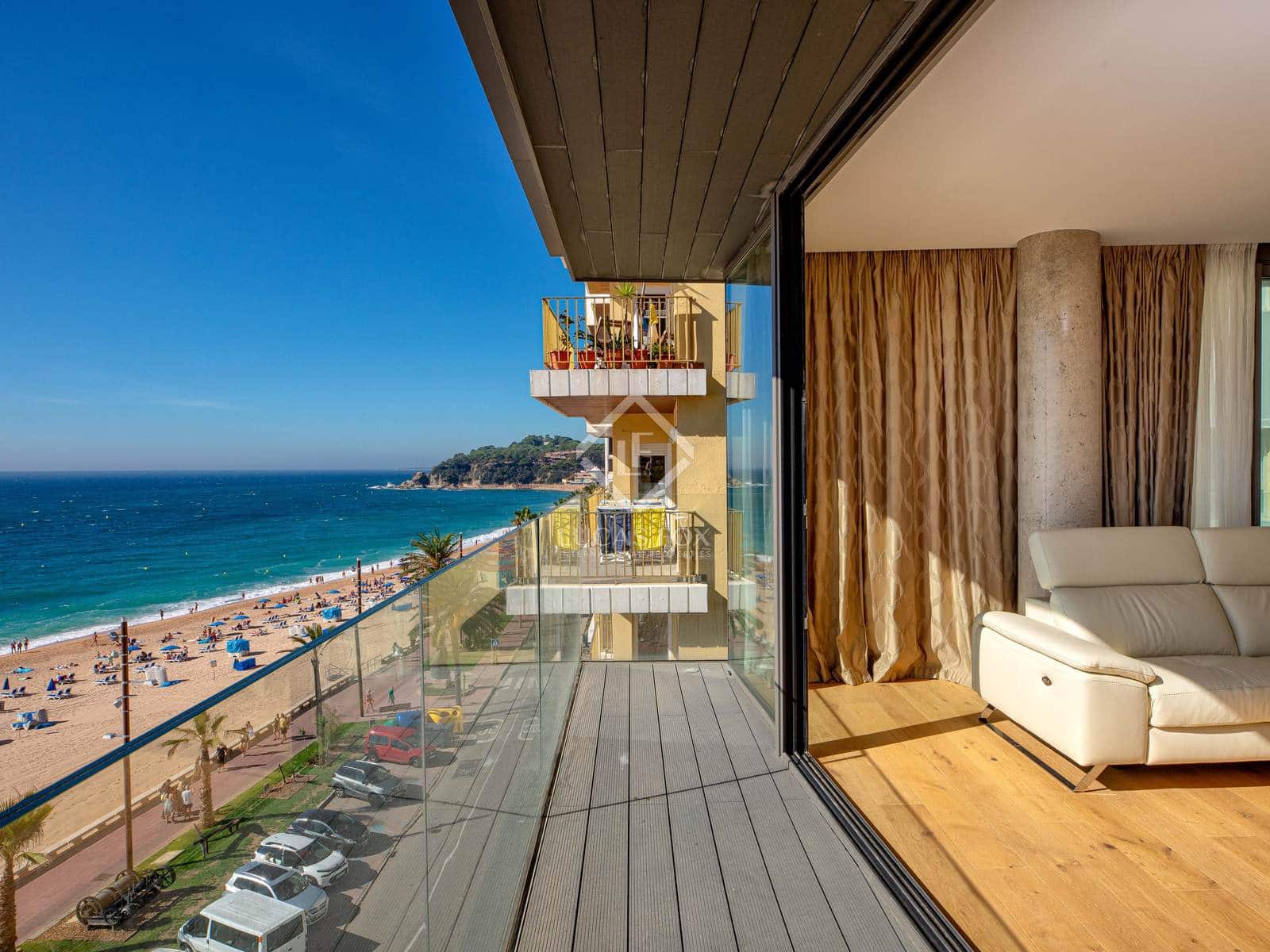 3 soveværelse Lejlighed til salg i Lloret de Mar med swimmingpool garage - € 749.000 (Ref: 8609561)