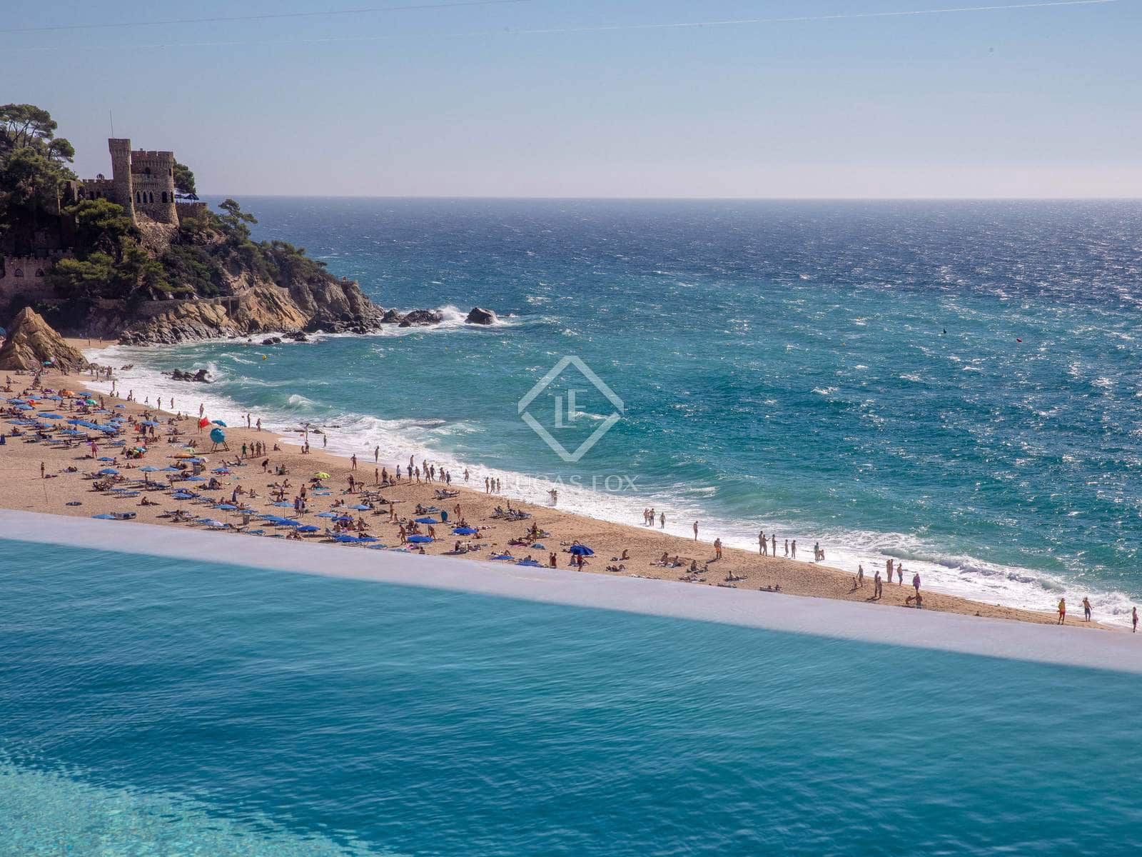 3 soveværelse Lejlighed til salg i Lloret de Mar med swimmingpool garage - € 749.000 (Ref: 8609561)