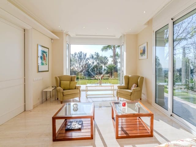 5 bedroom Villa for sale in Sitges with pool garage - € 7,350,000 (Ref: 8609565)