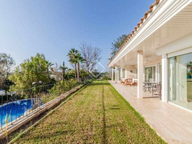 5 bedroom Villa for sale in Sitges with pool garage - € 7,350,000 (Ref: 8609565)