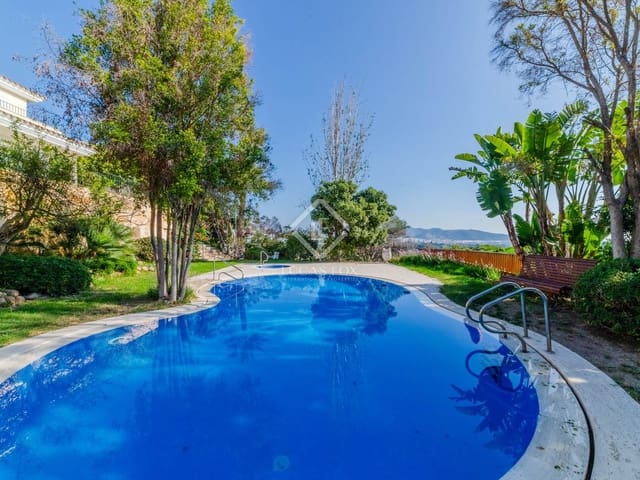 5 bedroom Villa for sale in Sitges with pool garage - € 7,350,000 (Ref: 8609565)