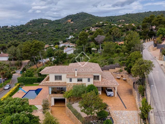 5 bedroom Villa for sale in Tossa de Mar with pool garage - € 1,900,000 (Ref: 8609567)